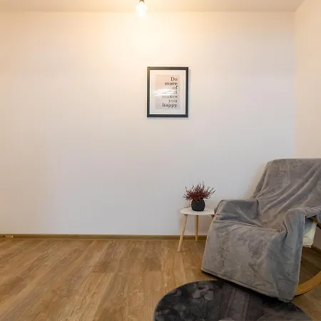 Apartment Mm Near To Coresi Mall With Free Parking *